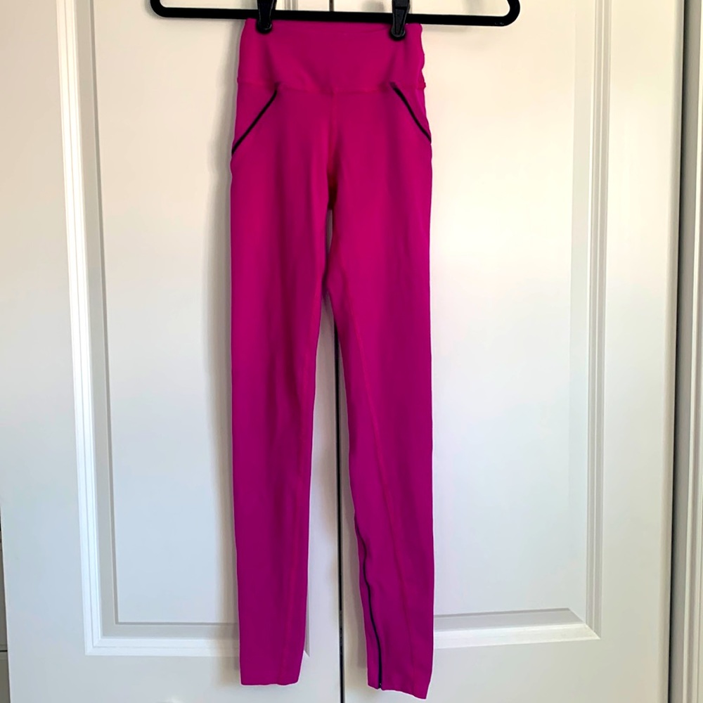 EUC Beyond Yoga Magenta Leggings